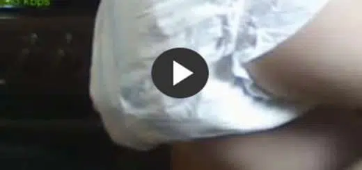 In Windel scheissen Porno während der Hausarbeit